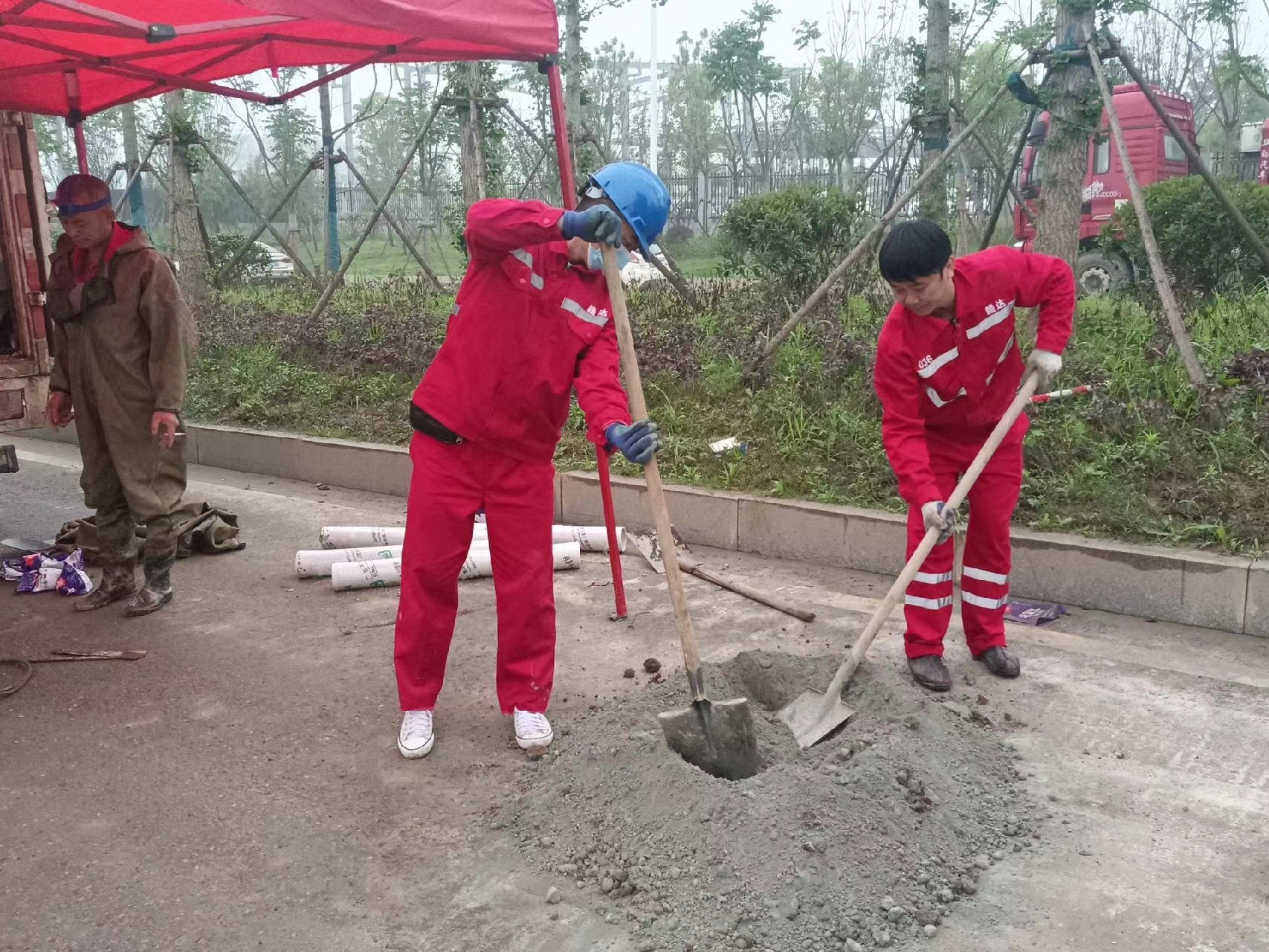 交口管道疏通哪家好】及时进行市政管道清淤